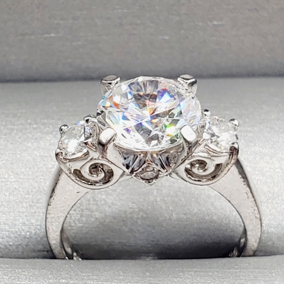 Jewelry - Diamond ring